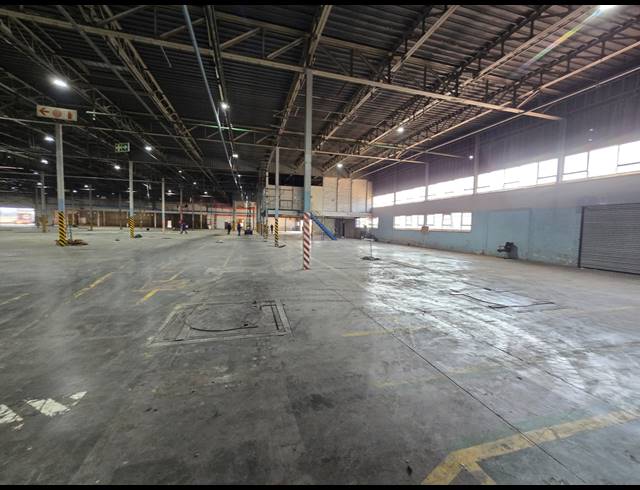 27,810M² WAREHOUSE TO LET IN ELANDSFONTEIN